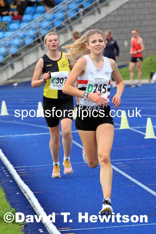 Senior womens 4 Stage Relay, 2022 Northern Road Relays, SportsCity, Manchester. Photo: David T. Hewitson/Sports for All Pics
